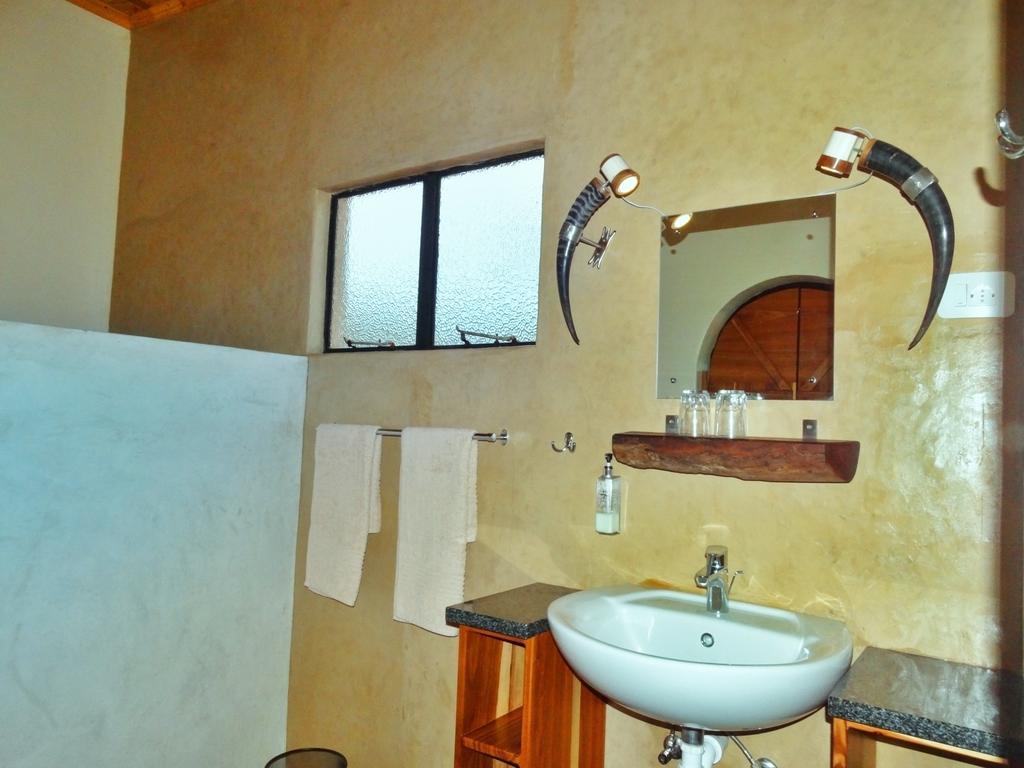 Ovita Wildlife Restcamp Okazize Room photo